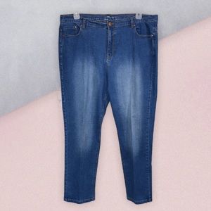 Denim Essentials Plus size straight leg jeans